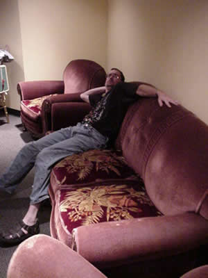 lounging_jeffs.jpg 14.2K