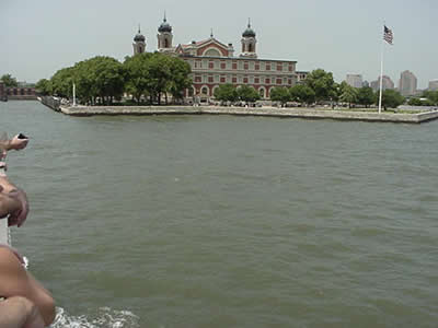 ellis_island.jpg 12.5K